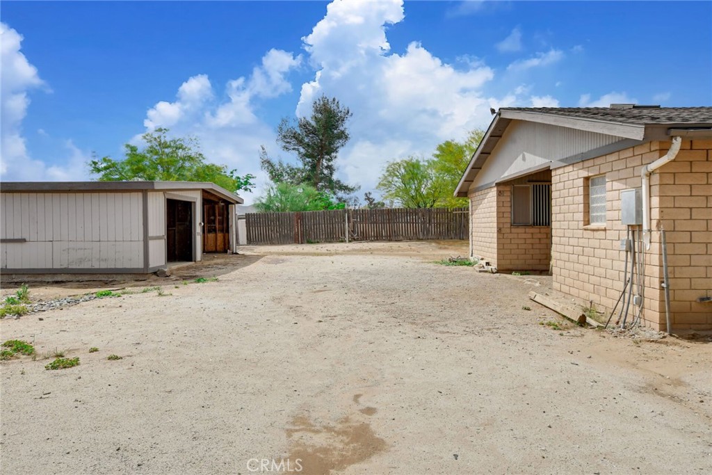 582 Wesley Property Photo 34