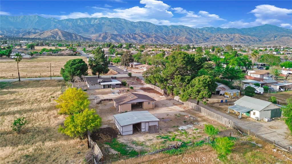 582 Wesley Property Photo 43
