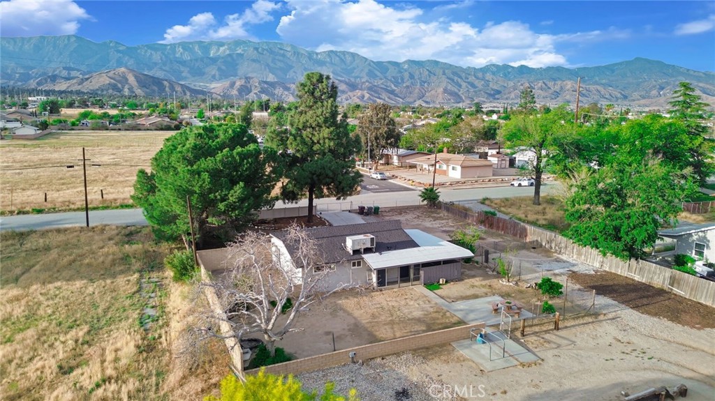 582 Wesley Property Photo 44