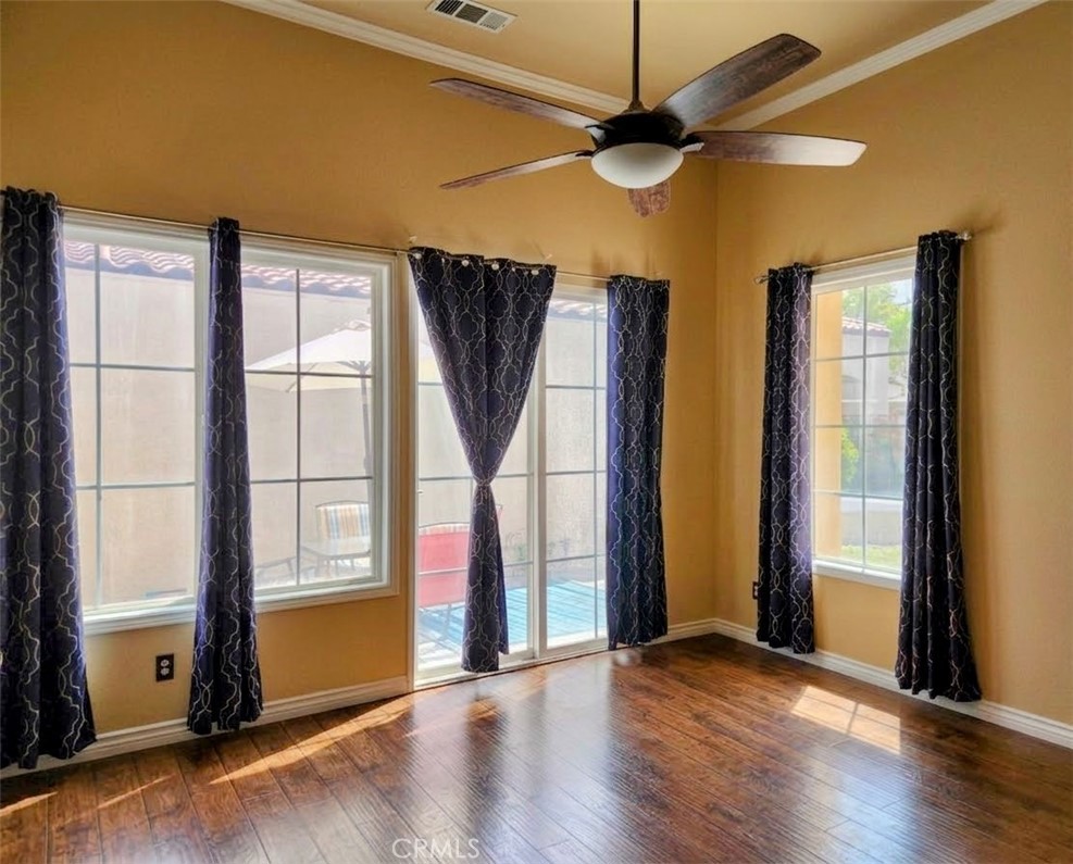 79338 Cool Reflection Property Photo 2