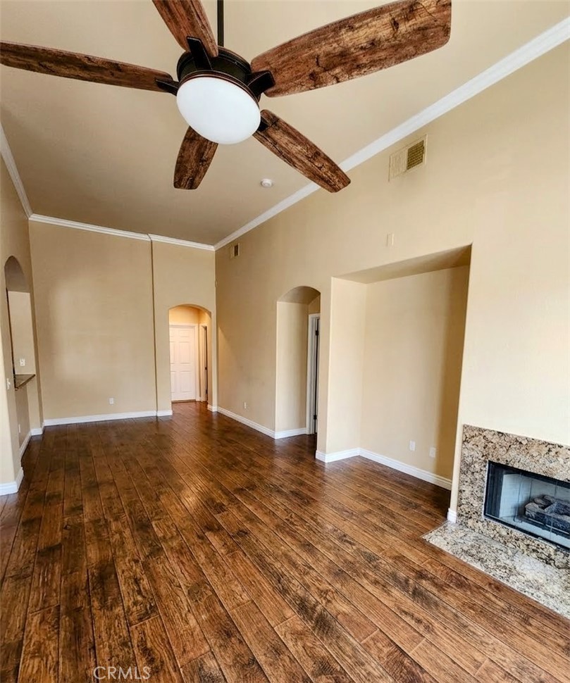 79338 Cool Reflection Property Photo 5