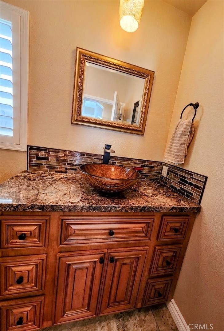 79338 Cool Reflection Property Photo 12