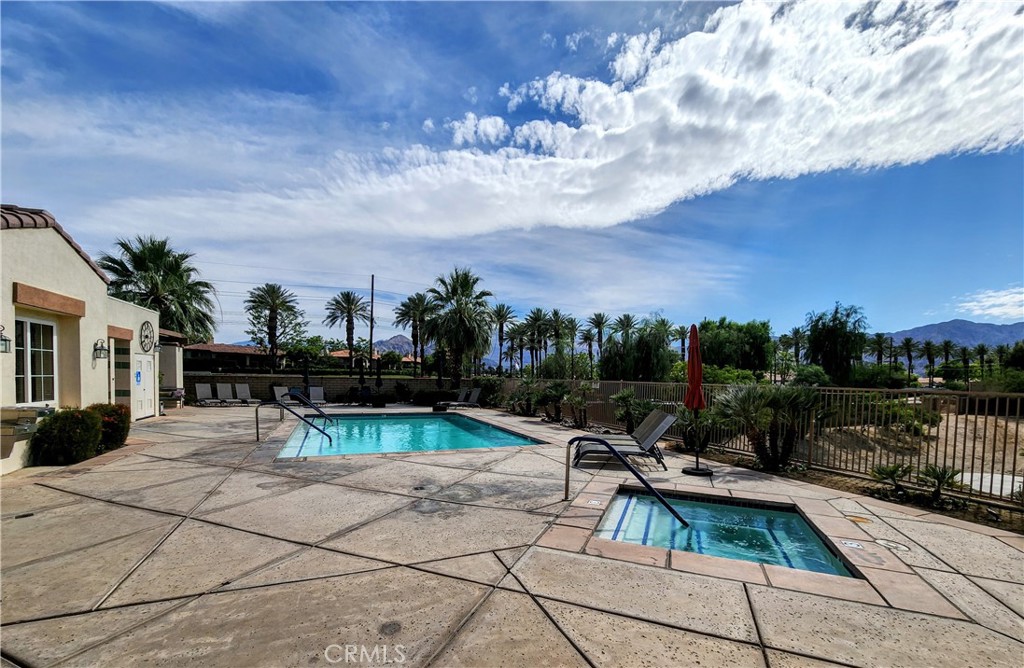 79338 Cool Reflection Property Photo 41