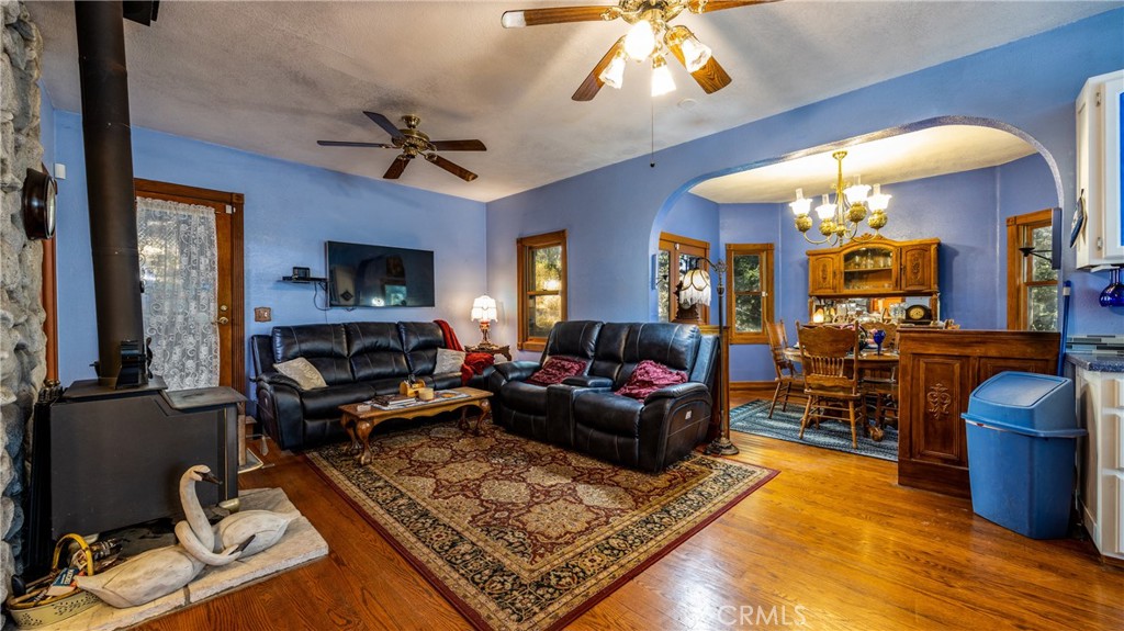 24083 Cresta Drive Property Photo 6