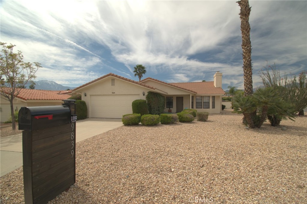 9839 9839 Warwick Dr Property Photo 3