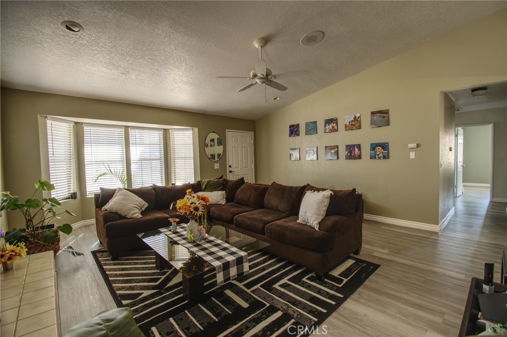 9839 9839 Warwick Dr Property Photo 7