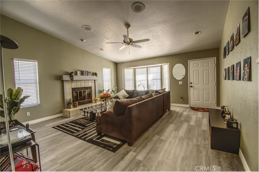 9839 9839 Warwick Dr Property Photo 8