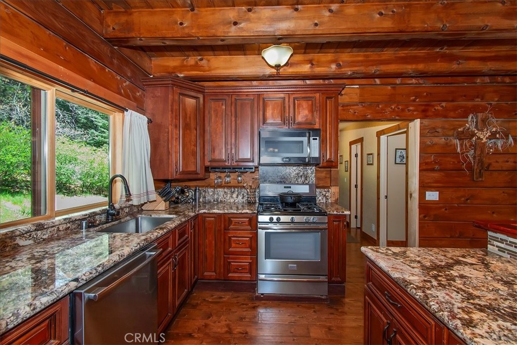 116 E Property Photo 11