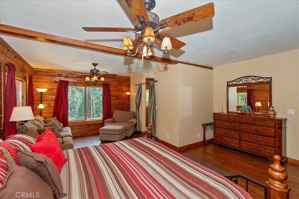 116 E Property Photo 17
