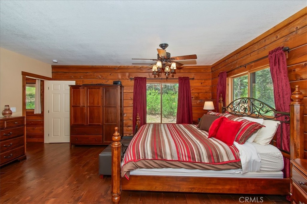 116 E Property Photo 18