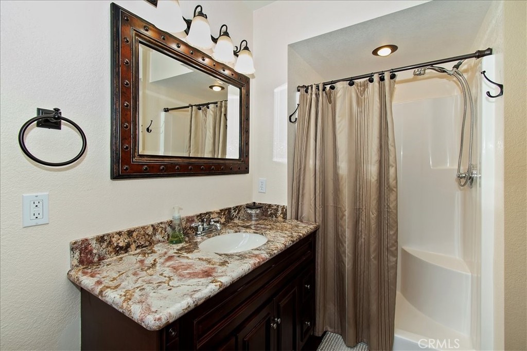 116 E Property Photo 19