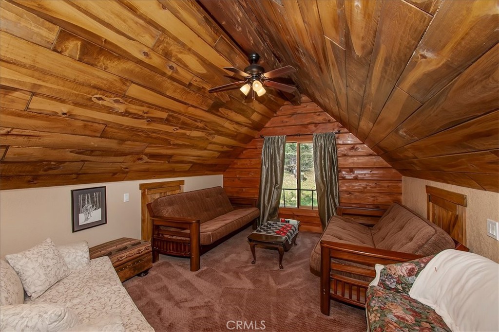 116 E Property Photo 26