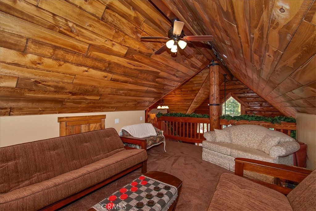 116 E Property Photo 27