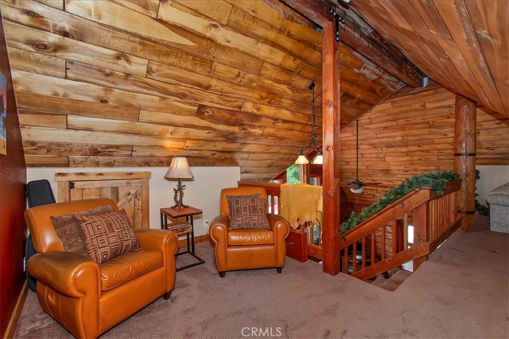 116 E Property Photo 28