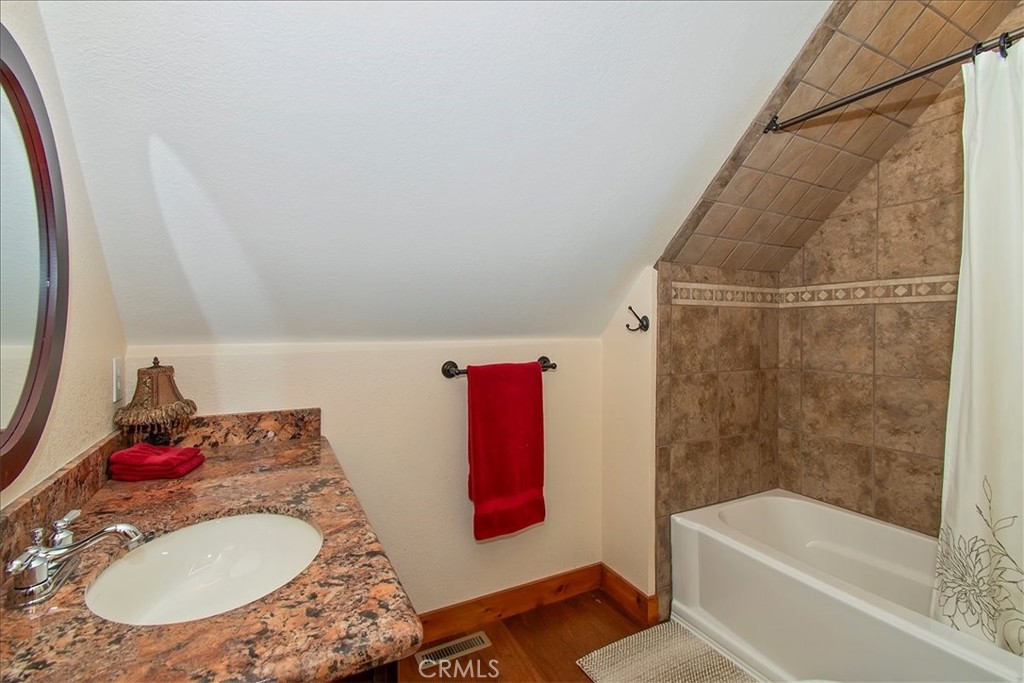 116 E Property Photo 32
