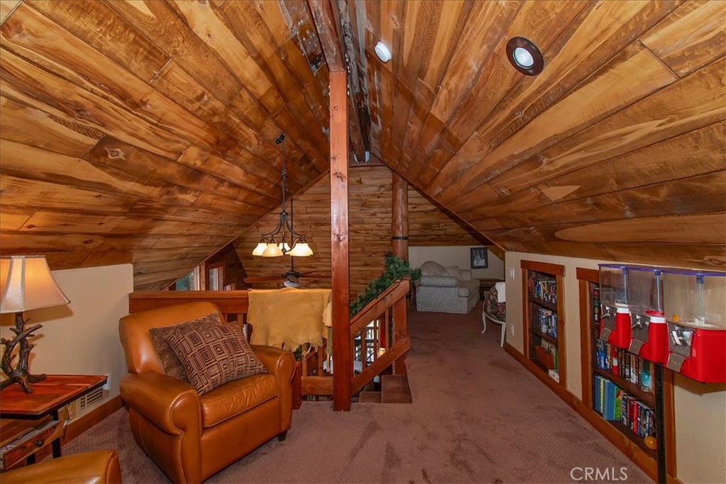 116 E Property Photo 34