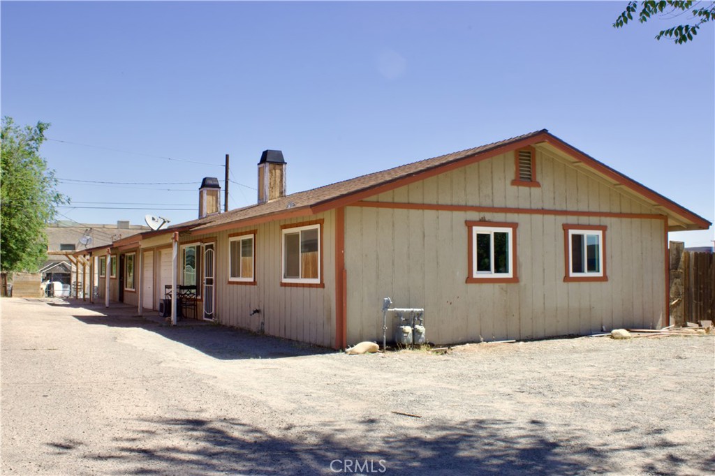 16594 Vine Property Photo 2