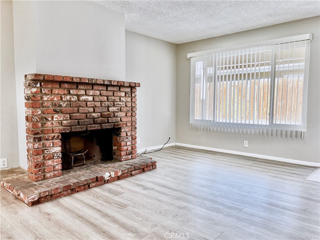 16594 Vine Property Photo 8