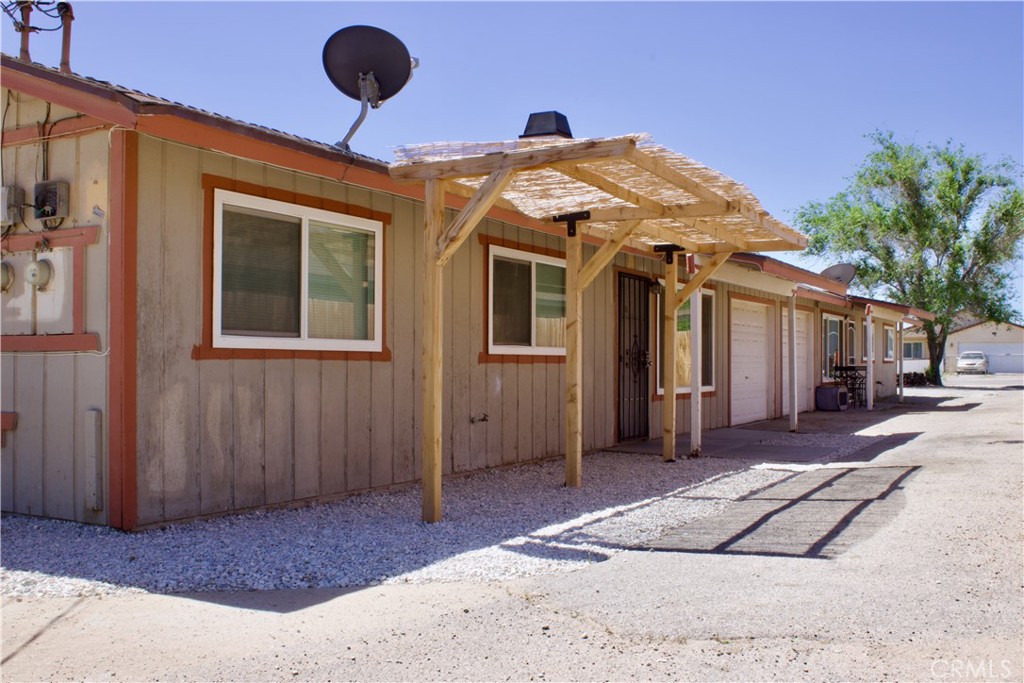 16594 Vine Property Photo 10