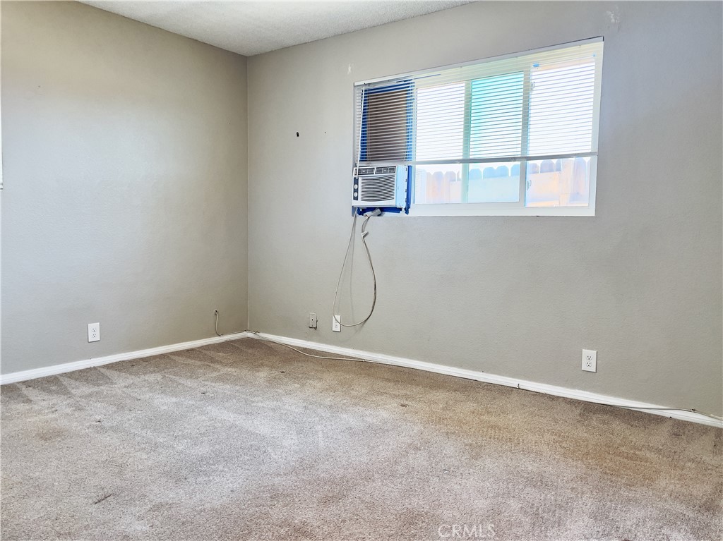 16594 Vine Property Photo 12