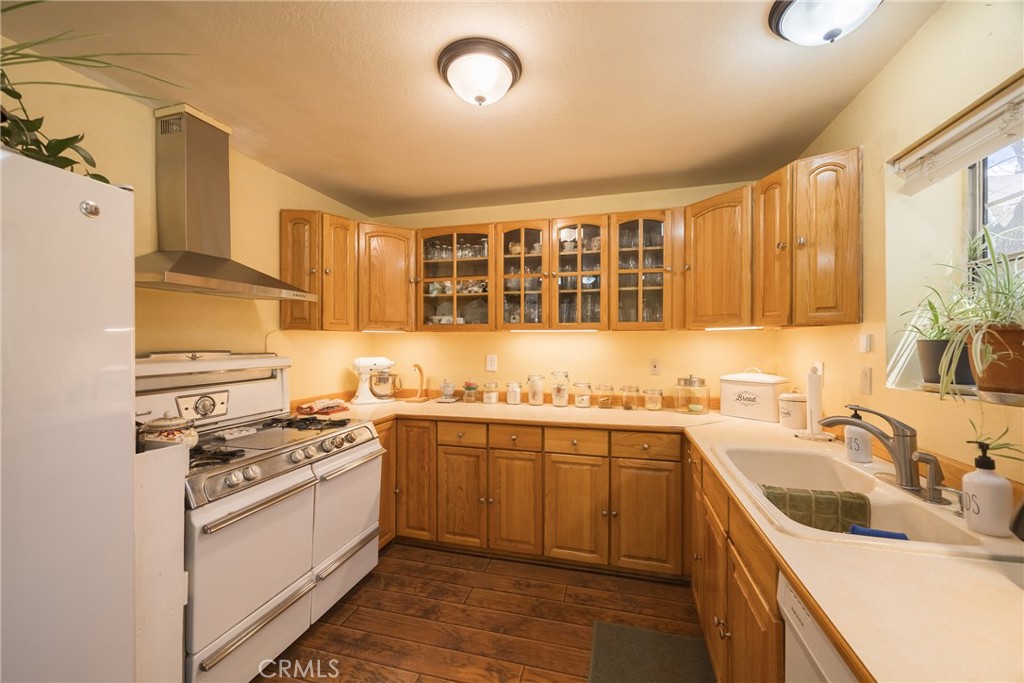 364 Leonard Property Photo 29