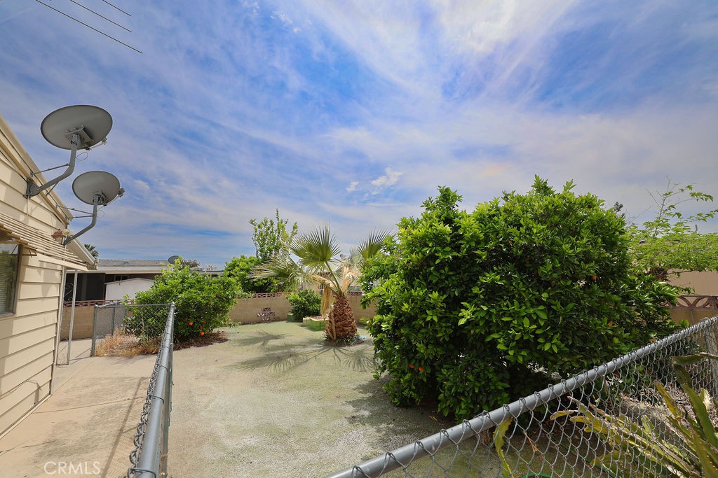 282 N La Paloma Property Photo 22