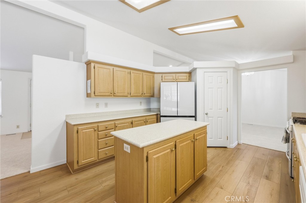 24414 University Ave 49 Property Photo 14