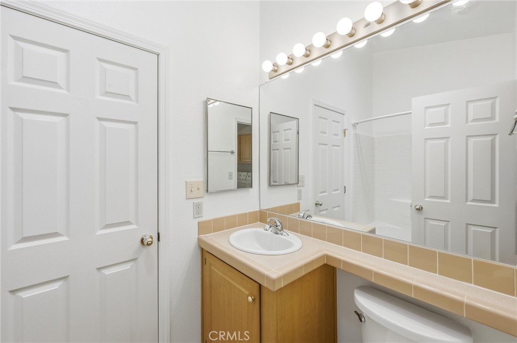 24414 University Ave 49 Property Photo 29