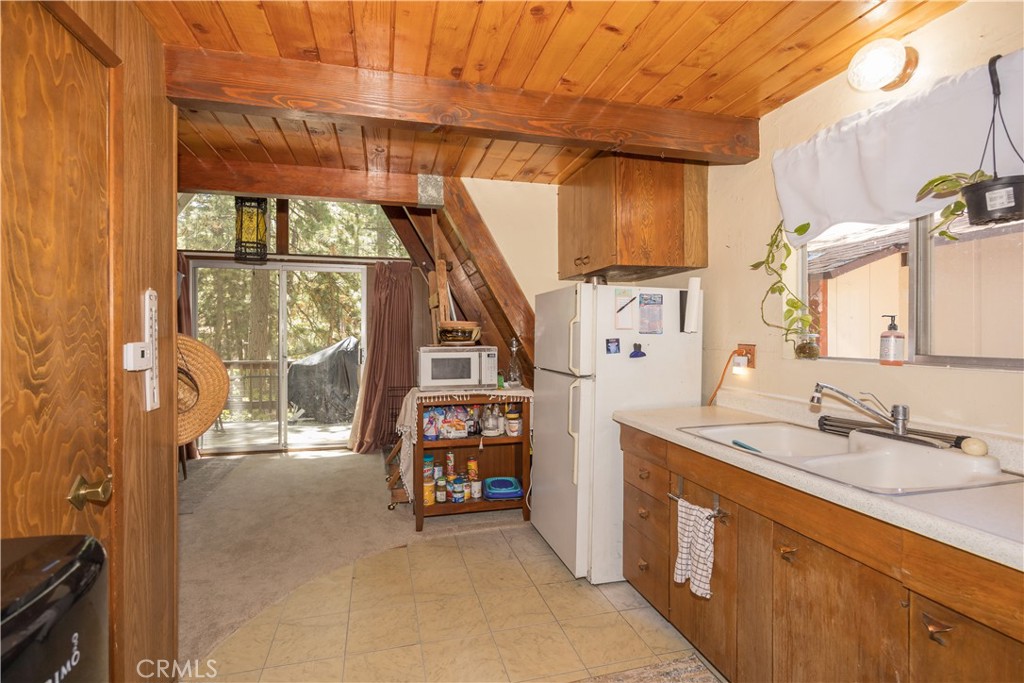 33075 Blue Bird Lane Property Photo 11