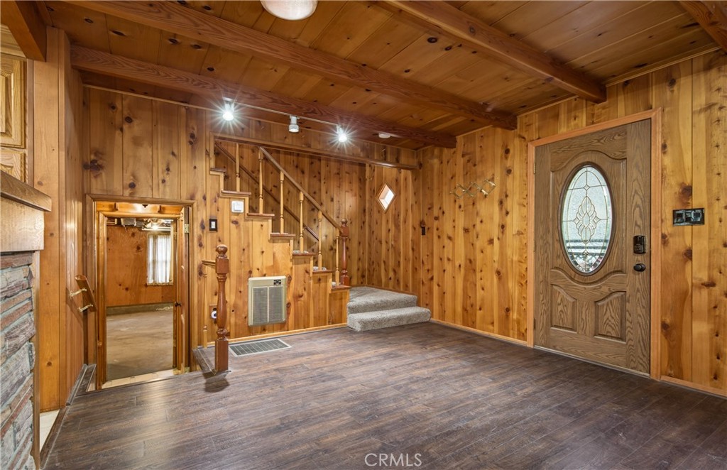 5744 Heath Creek Property Photo 8