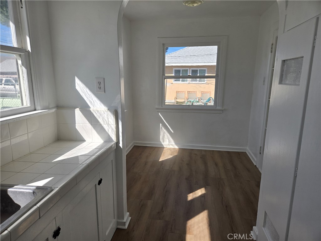 585 E 6th Street Property Photo 3