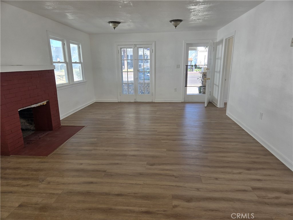 585 E 6th Street Property Photo 7
