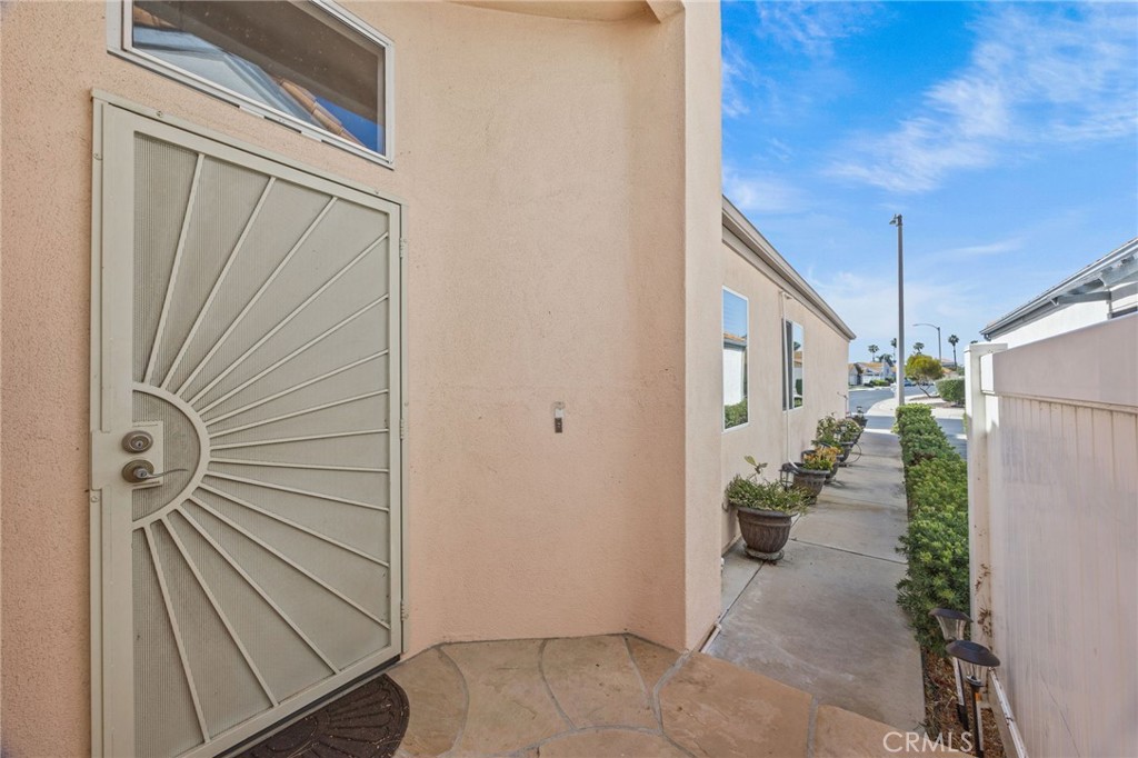 28124 Palm Villa Drive Property Photo 4