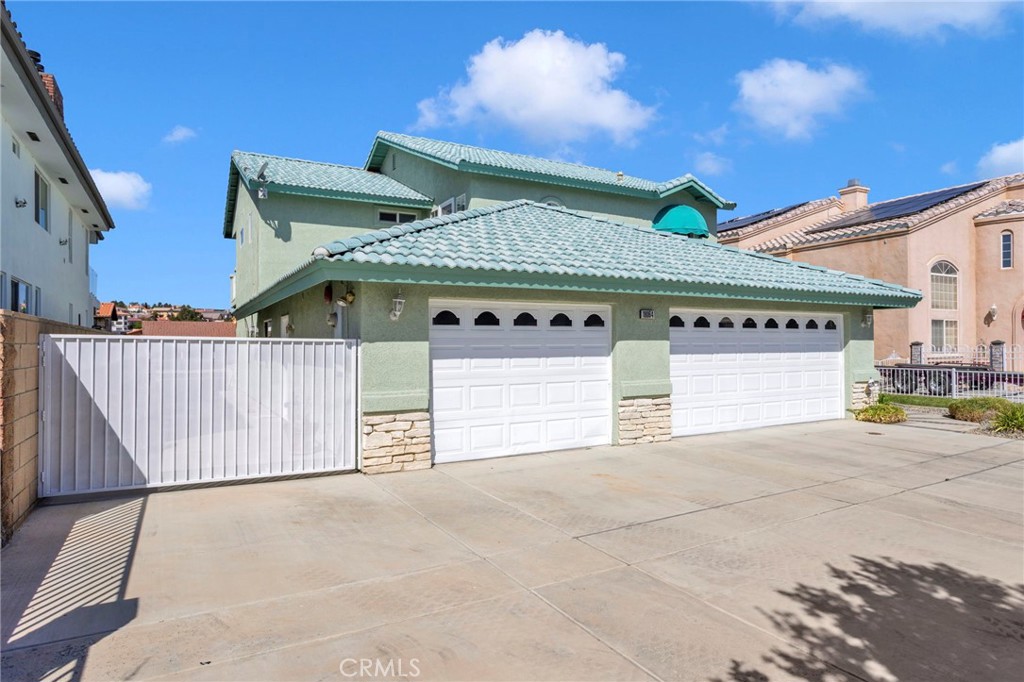 18064 Mariner Property Photo 3