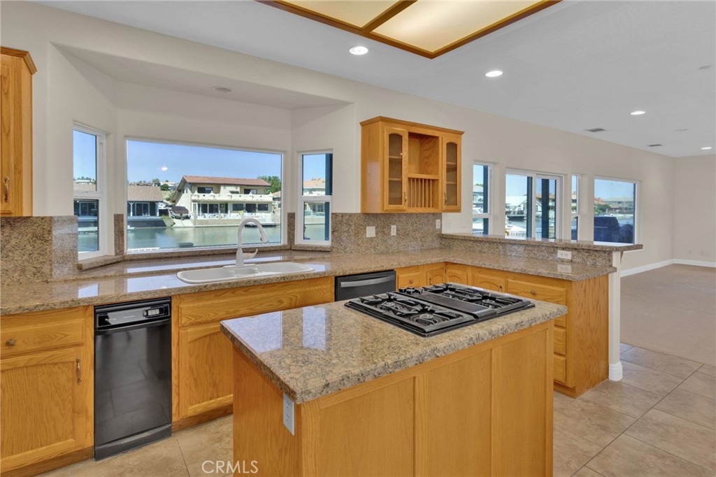 18064 Mariner Property Photo 16