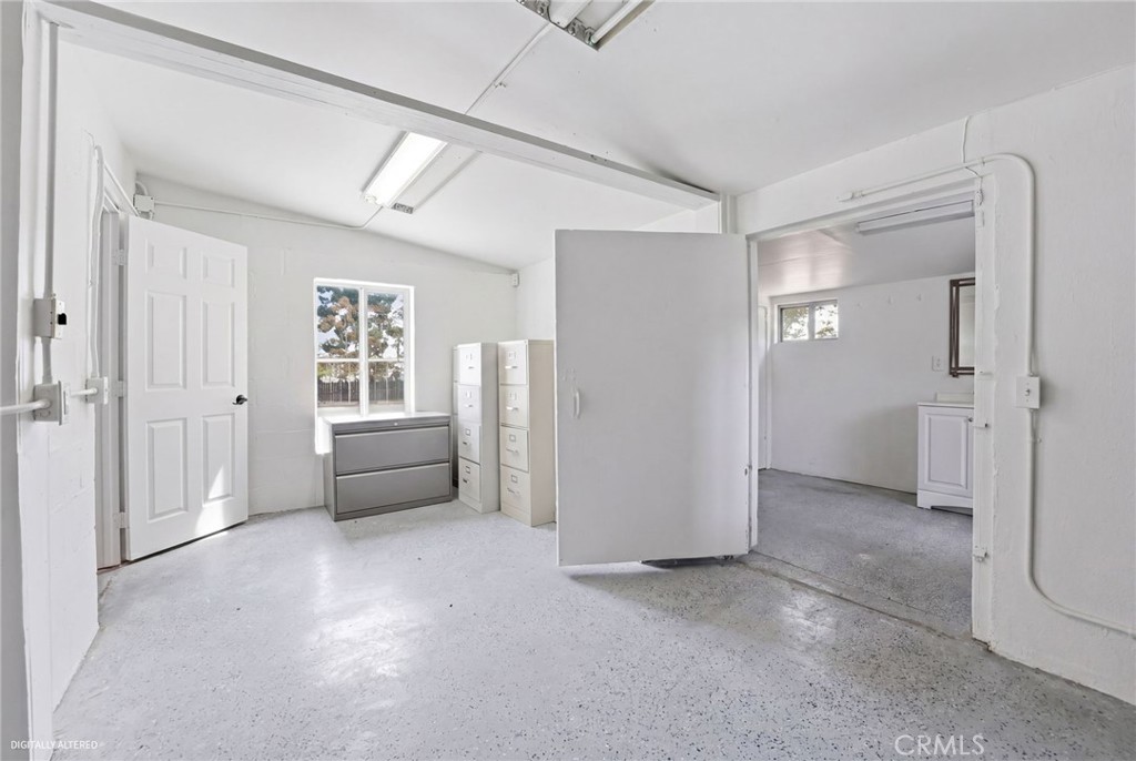 10043 Beaumont Avenue Property Photo 6