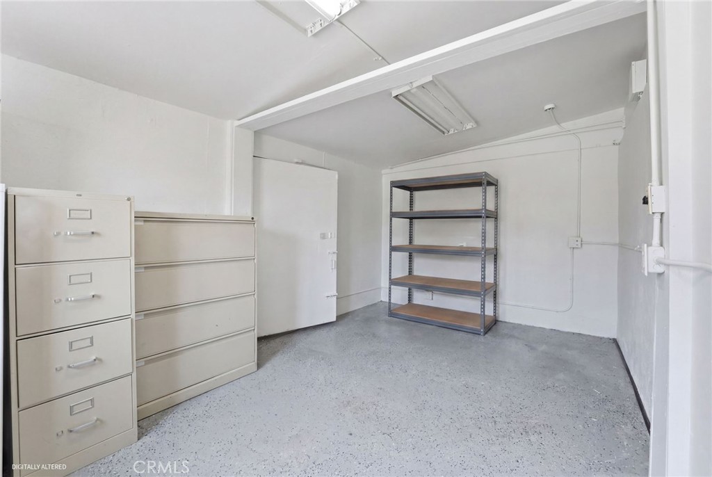 10043 Beaumont Avenue Property Photo 7