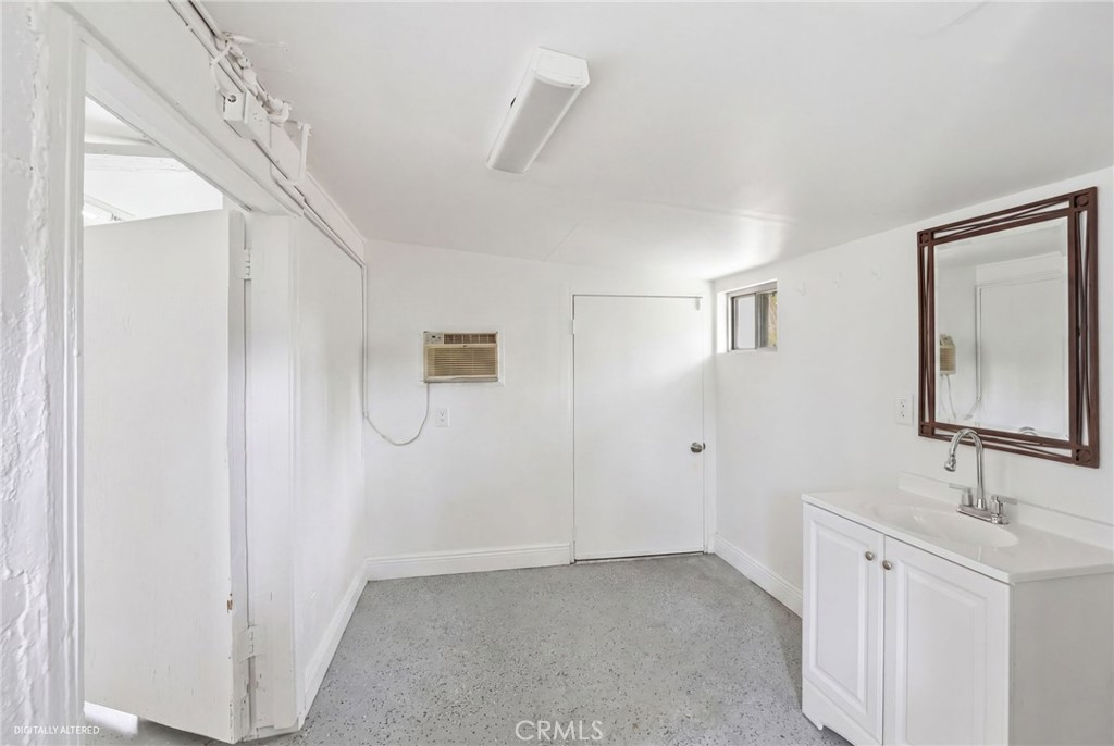 10043 Beaumont Avenue Property Photo 10
