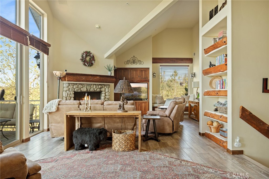 1184 Acadia Property Photo 6