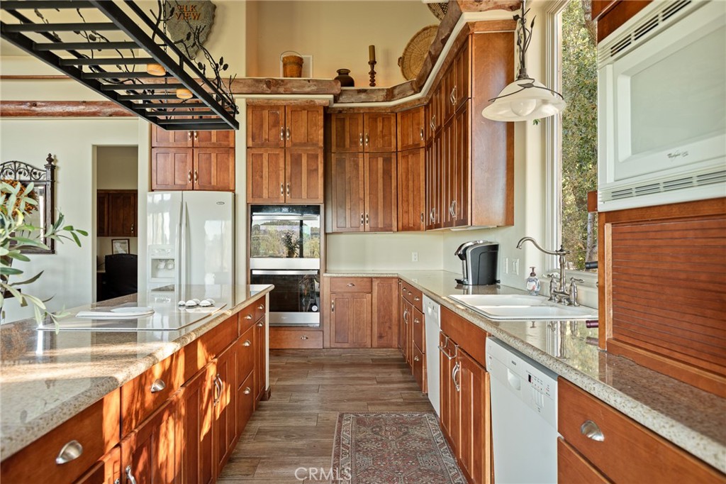 1184 Acadia Property Photo 9