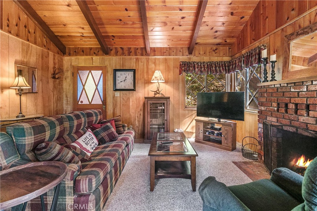 748 Lake Property Photo 4