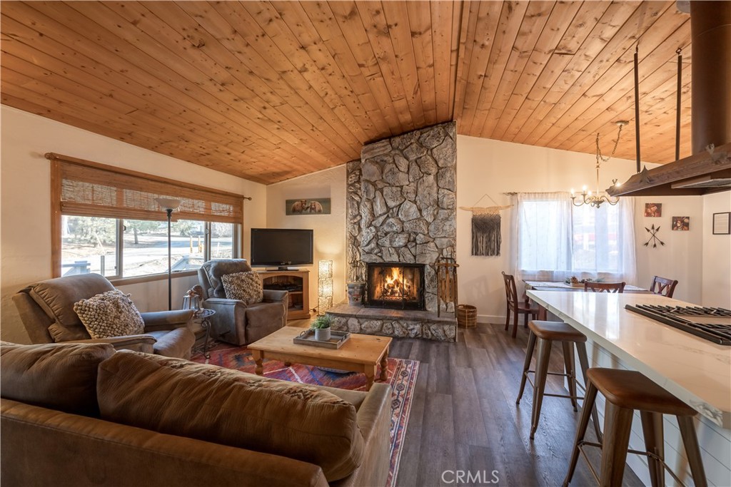 448 Quail Property Photo 12