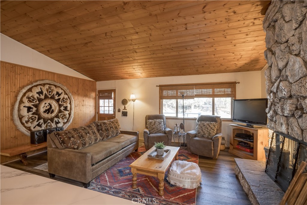 448 Quail Property Photo 15