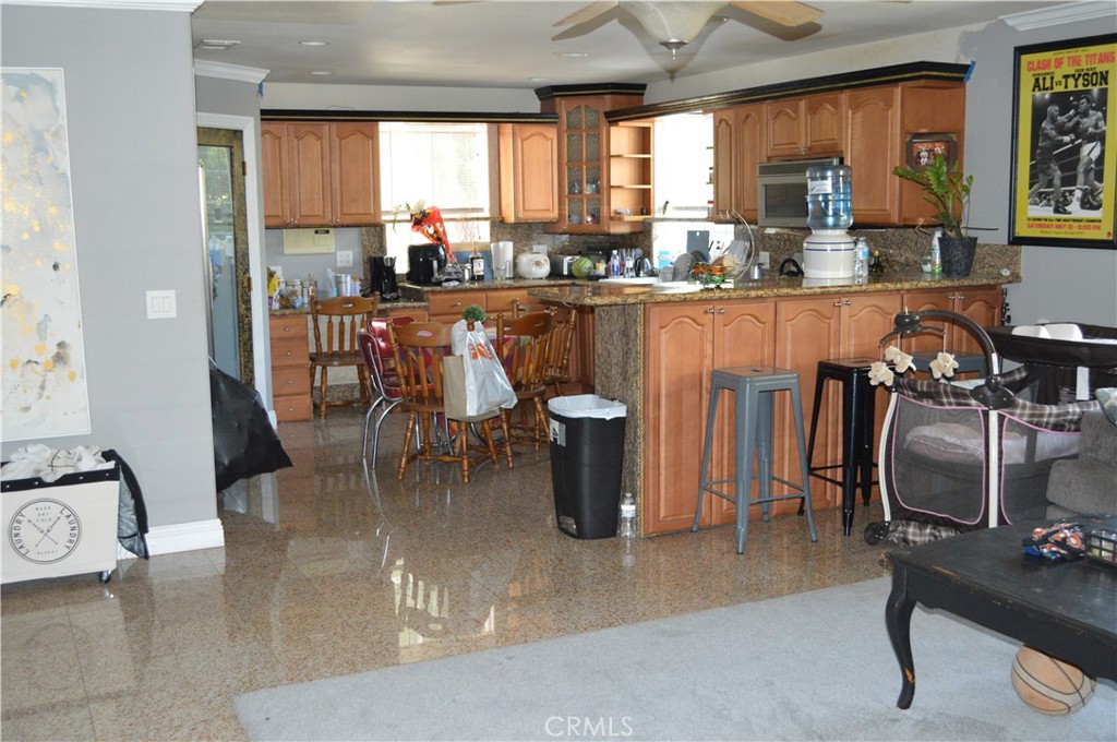 2215 N Euclid Property Photo 4