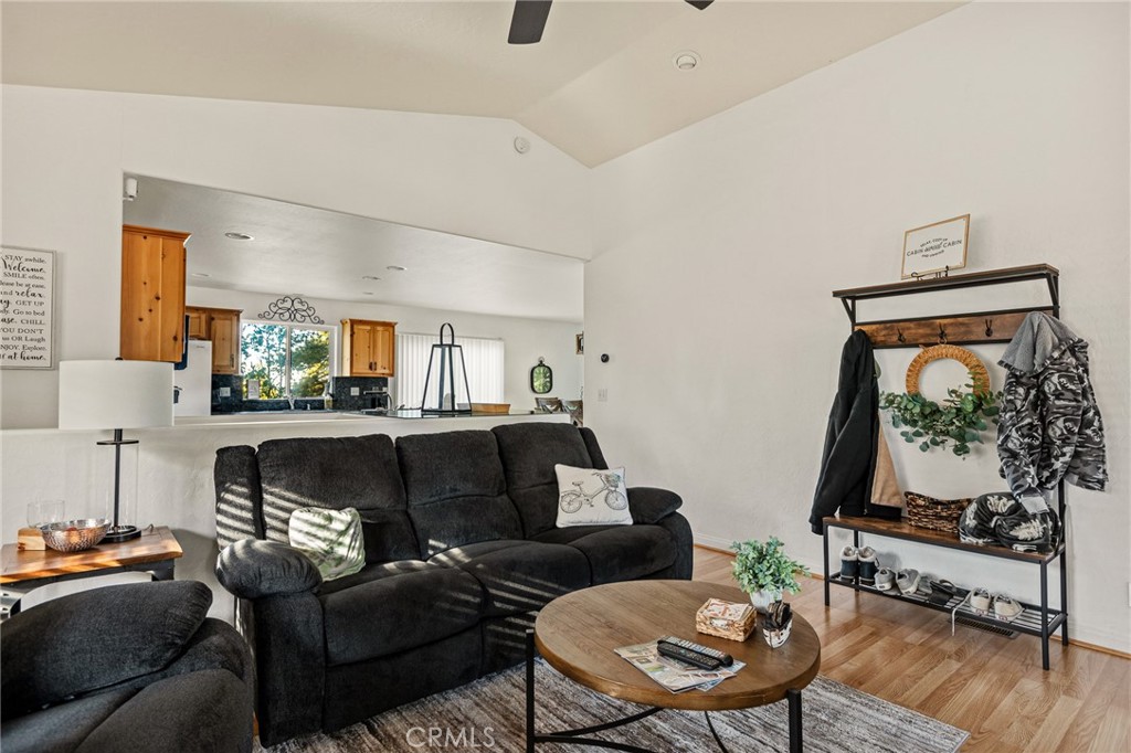 30701 Knoll View Property Photo 5