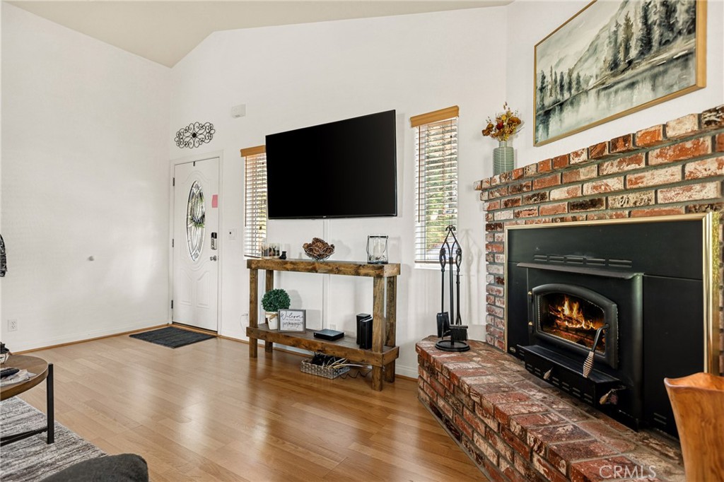 30701 Knoll View Property Photo 6