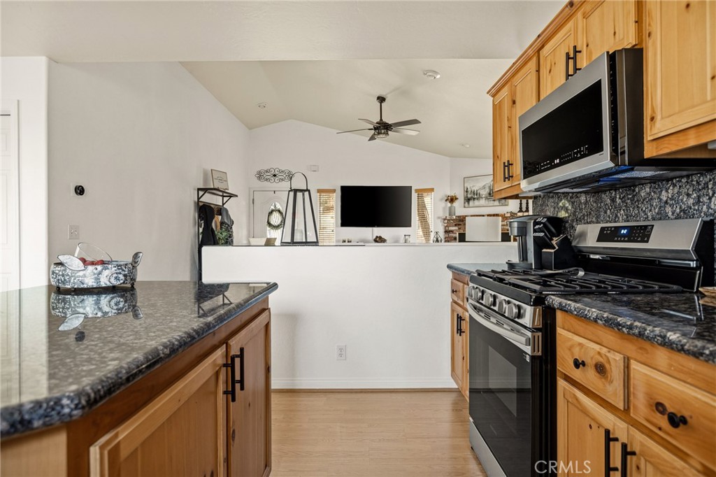30701 Knoll View Property Photo 9