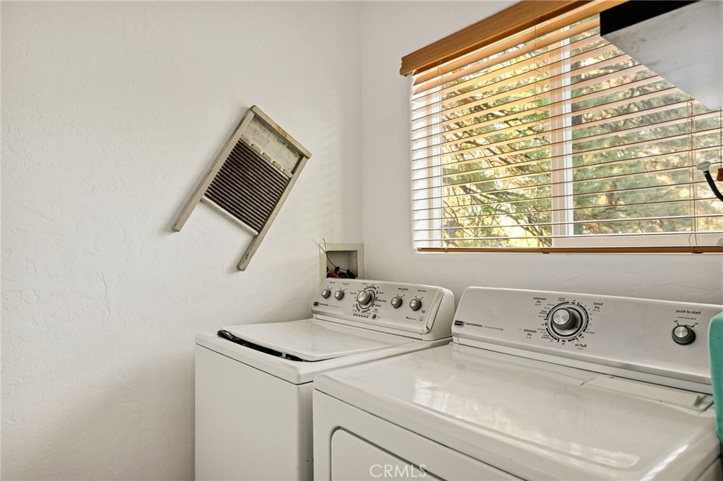 30701 Knoll View Property Photo 16
