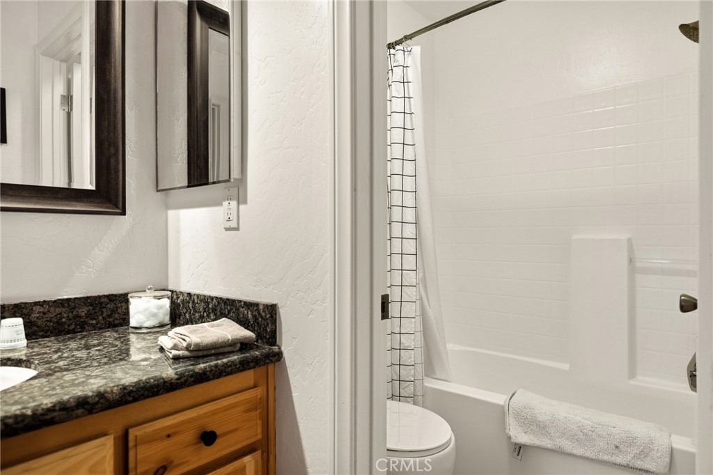 30701 Knoll View Property Photo 32