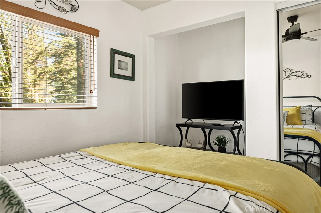 30701 Knoll View Property Photo 35